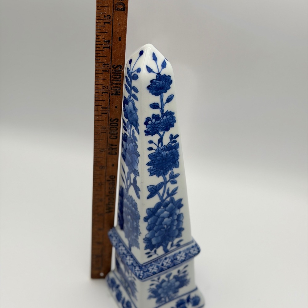 Vintage Blue and White Porcelain Floral Obelisk Chinoiserie Tower 13.5 Inch - Picture 15 of 16